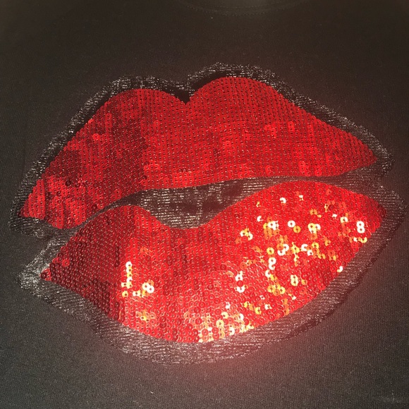 Black and red sequined lips sweater - Picture 3 of 4